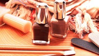 Elena Beauty Spa - Manicure semipermanente + hidratación con parafina + Depilación de Cejas y Bozo con Cera